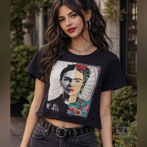 Frida Kahlo GUC Split-Print Black Crop Graphic Tee Size L Approx 20” PTP